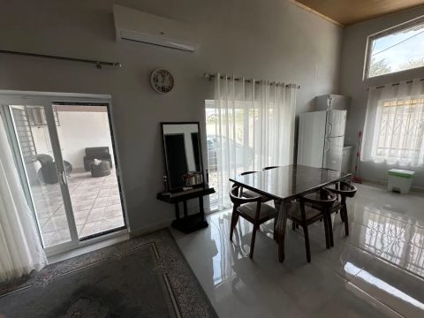 نزدیک ساحل پدرام