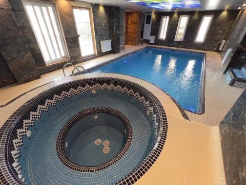 لوکس مدرن استخردار آبگرم عمارت مادر
