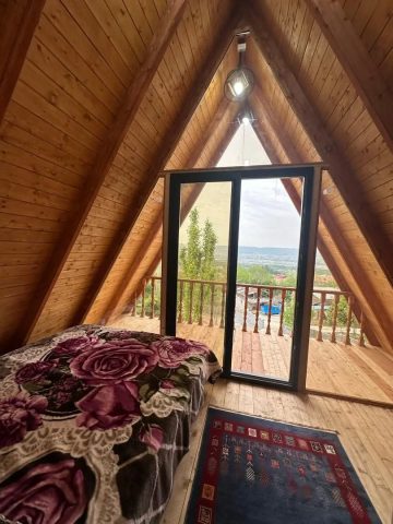 سوئیسی آیدا با جکوزی