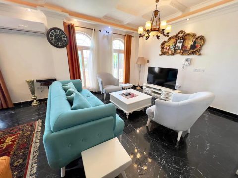 لوکس مدرن استخردار آبگرم عمارت مادر