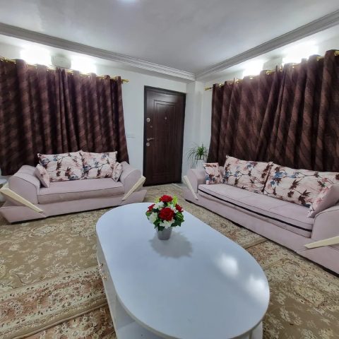 نزدیک دریا شاهین
