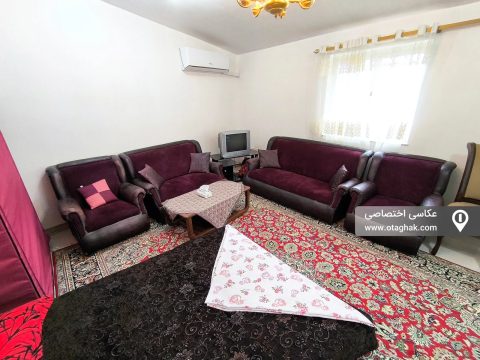 عمو حسن با حیاط سرسبز