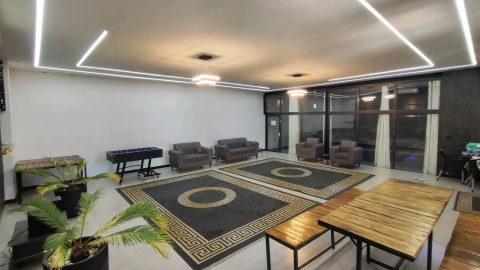 استخردار آبگرم باصفا با فوتبال دستی
