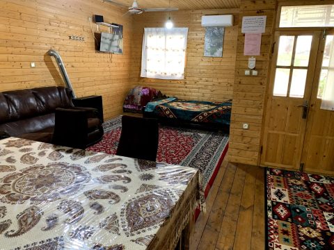 چوبی لاتون - پذیرایی