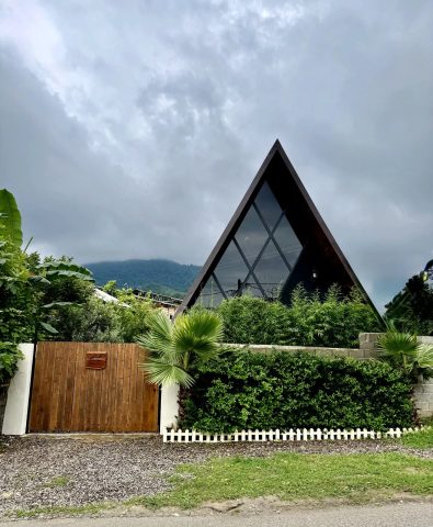 سوئیسی آبان با جکوزی