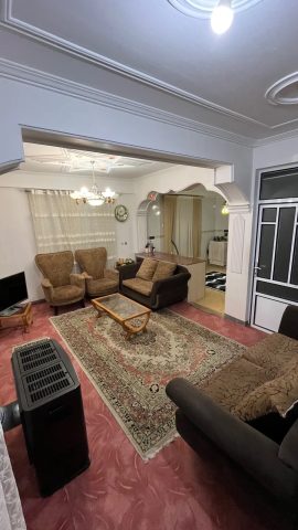 حیاط دار روشنده