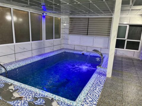 استخردار آبگرم معین