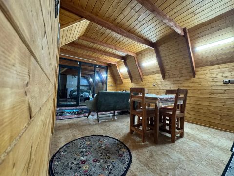 سوئیسی آیدا با جکوزی