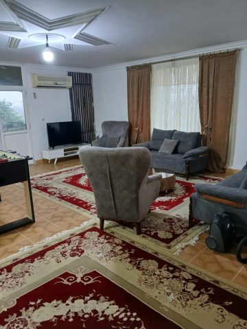 استخردار آبگرم رویال با فوتبالدستی - پذیرایی