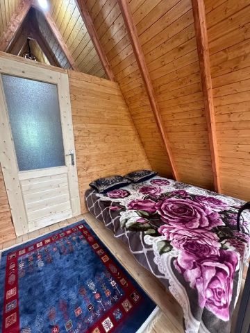 سوئیسی آیدا با جکوزی